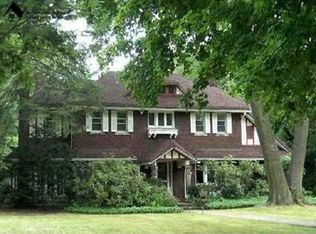 2646 Endicott Rd, Shaker Heights, OH 44120