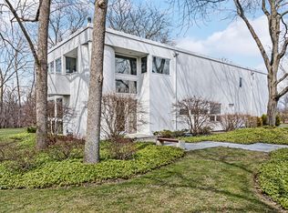 2220 Brae Burn Dr, Riverwoods, IL 60015