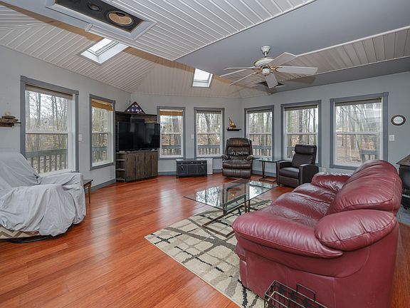 4th image of 22431 Paulson Rd