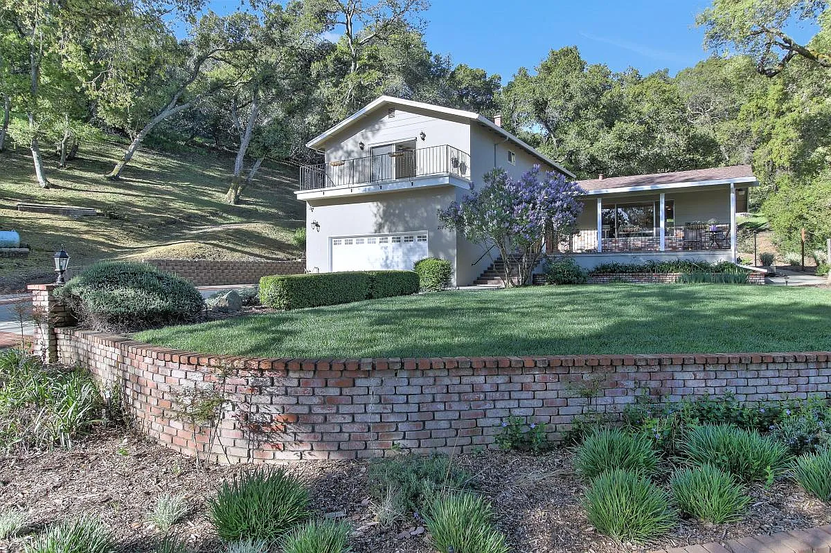 2180 Green Acres Ln photo 1