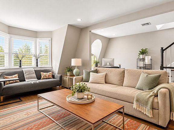 3rd image of 123 W Newton St #2