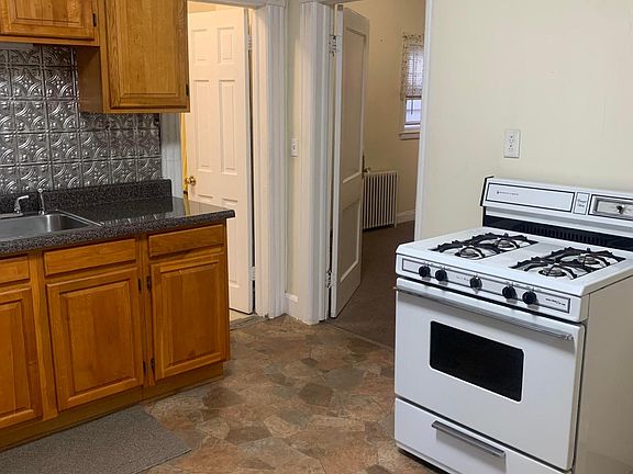 5th image of 96 Blackford Ave
