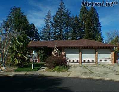 1st image of 1002 Woodcrest Ct