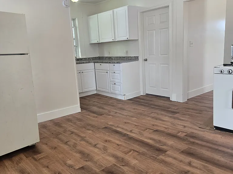329 Harvard St #331-2 — Photo 2