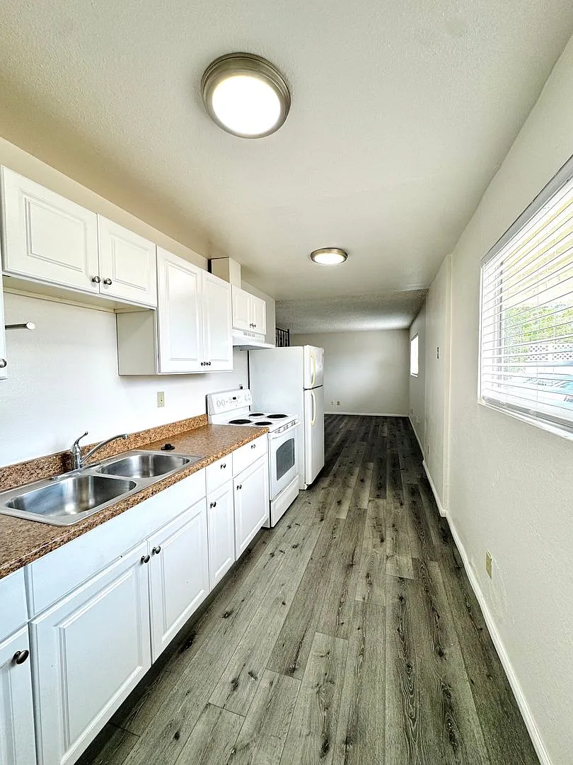 640 3rd Street — Photo 3