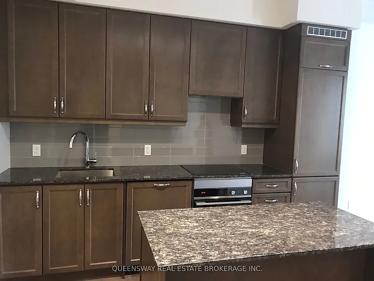 9085 Jane St S #406 — Photo 3