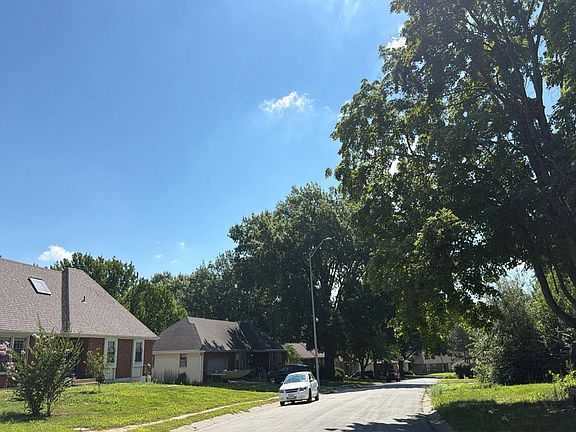 5th image of 17809 E Dakota Dr