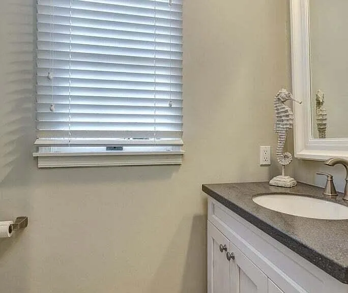 606 Bay Ave #6 — Photo 14