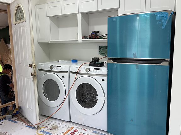2nd image of 2175 McClellan St #1