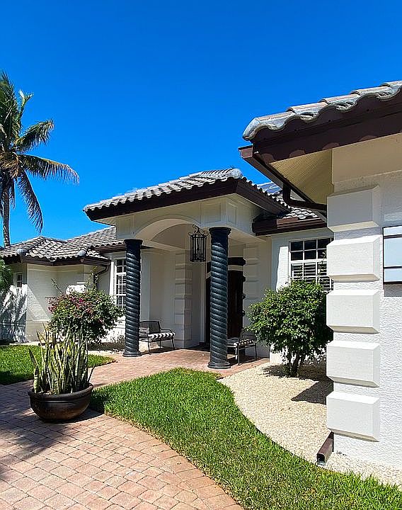 1st image of 9925 Clear Lake Cir