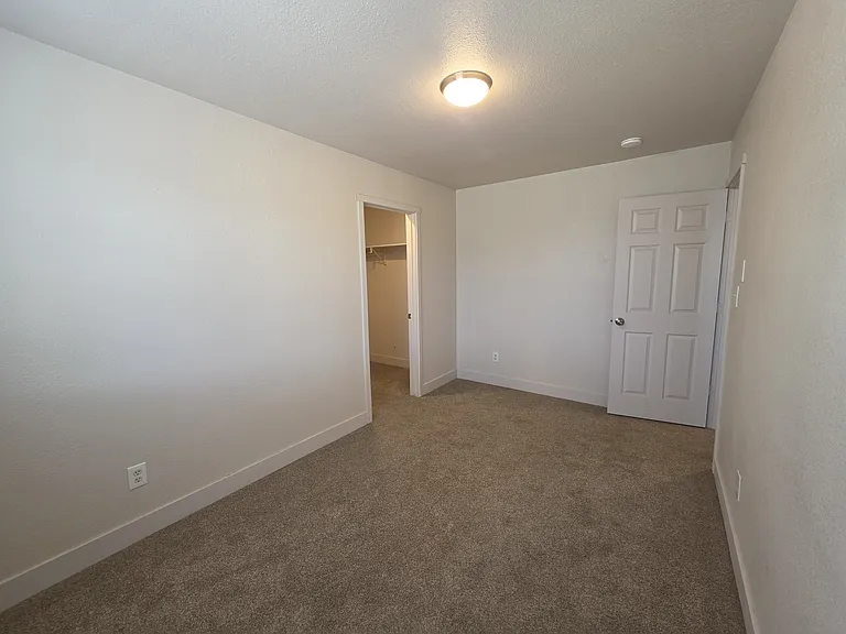 2978 Emerald Cir — Photo 6