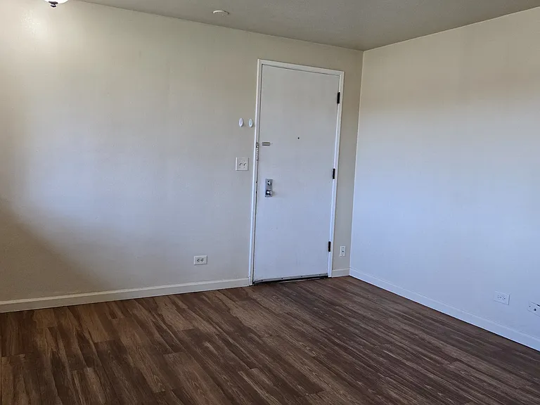 1670 Arthur Pl #1670 — Photo 8