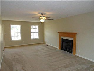 3rd image of 950 Hedge Apple Dr