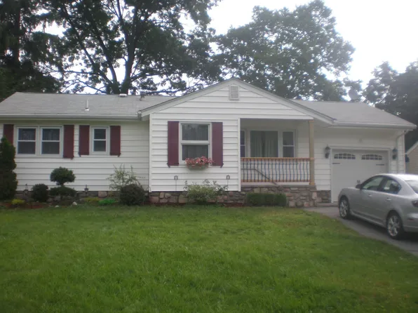 35 Heidt Ave, Middletown, NY 10940