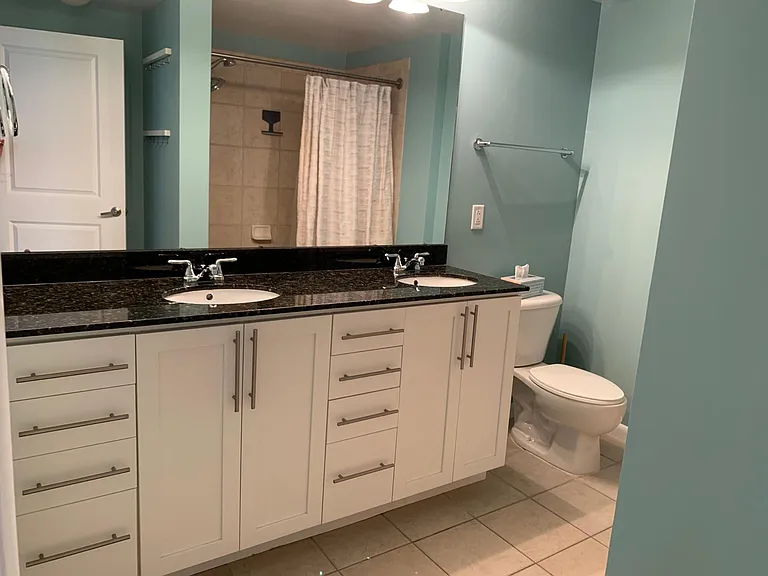 1021 N Garfield St #405 — Photo 8