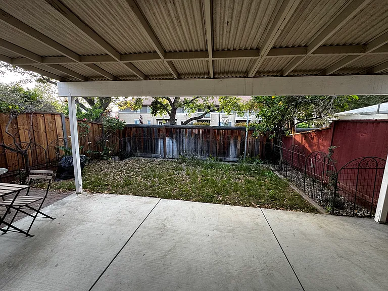 1627 Los Suenos Ave — Photo 18