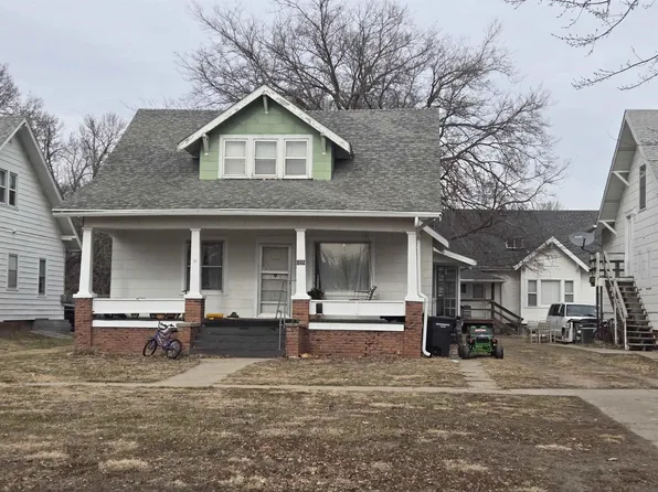 519 E 7th St, Hastings, NE 68901