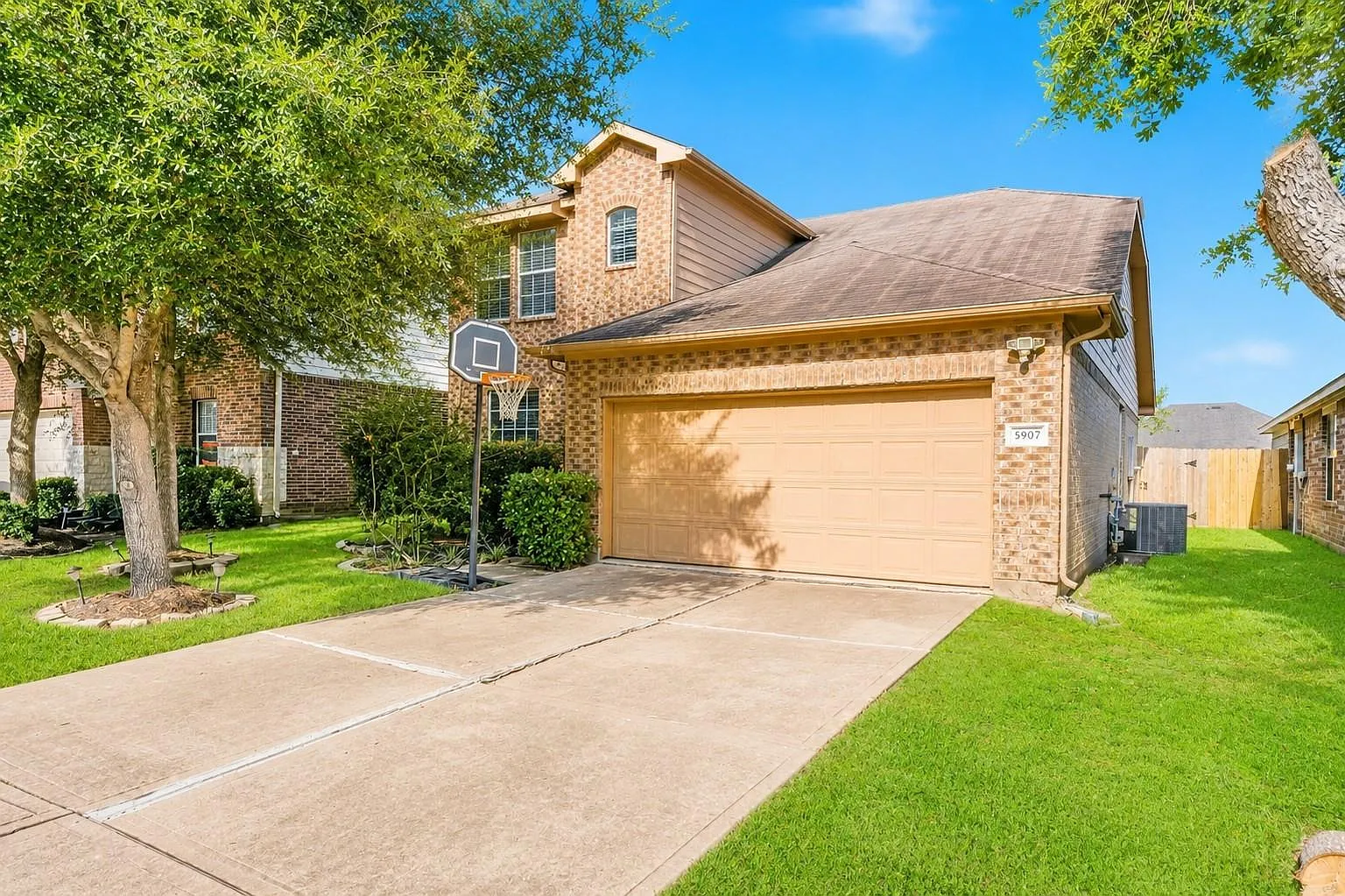 4 bed, 2.5 bath, 2416 sqft, $2,345 — Photo 1