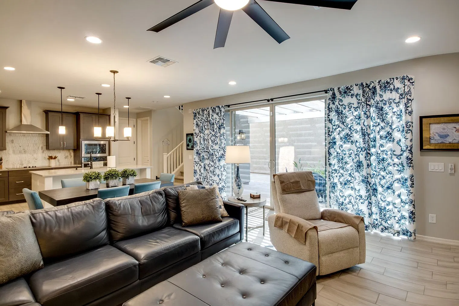 4 bed, 3.0 bath, 2389 sqft, $4,682 — Photo 4