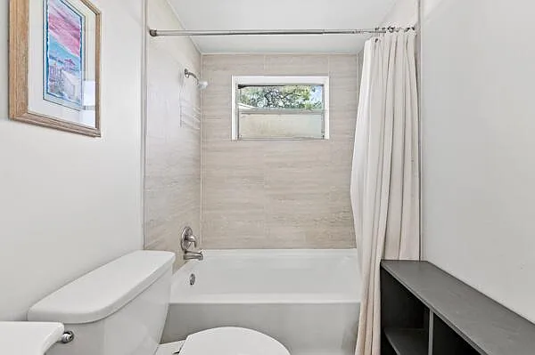 1127 NE 5th Ave — Photo 14