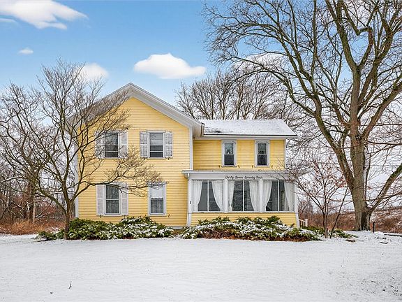 3rd image of 4774 Lyell Rd