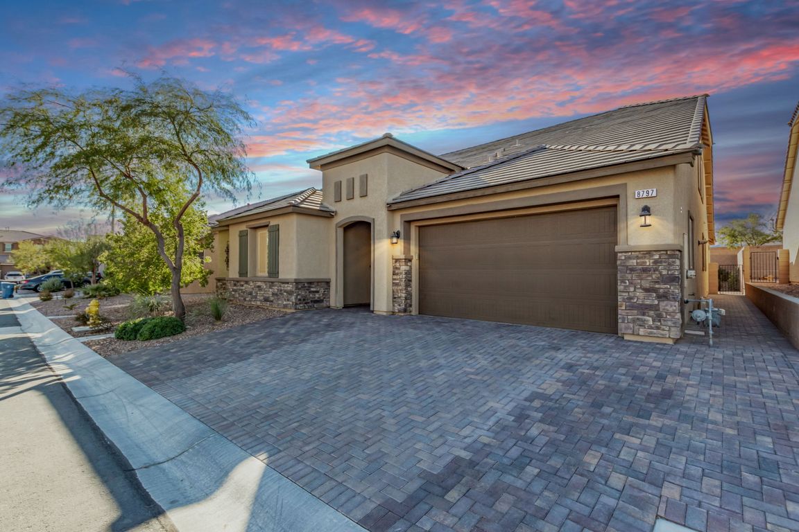 8797 Pinley Spring St, Las Vegas, NV 89113 | MLS #2699978