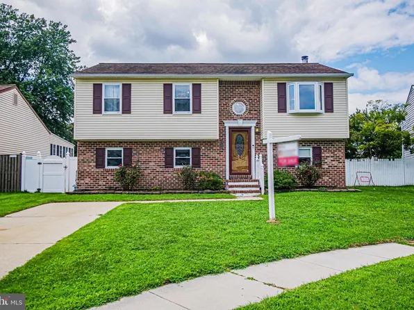 7882 Brighton Ct, Pasadena, MD 21122