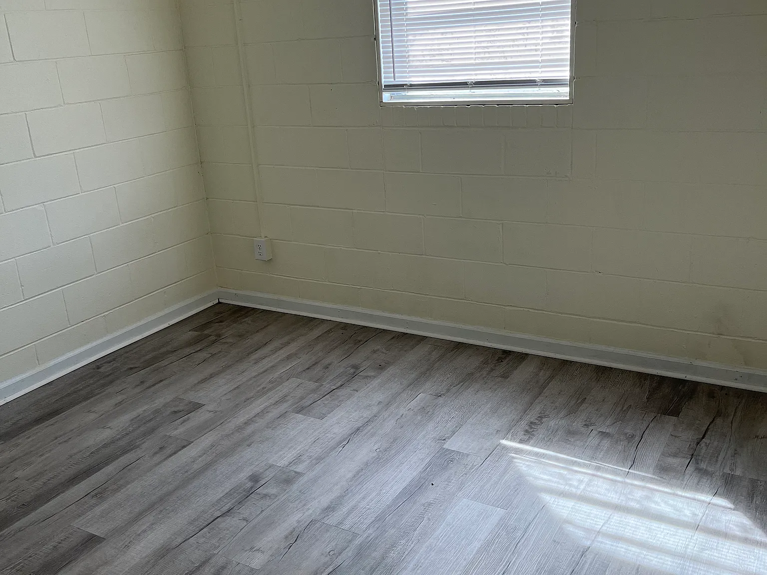 2 bed, $900 — Photo 3