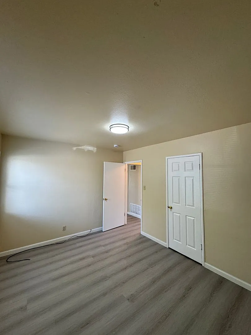49 & 53 Mosswood Avenue — Photo 3