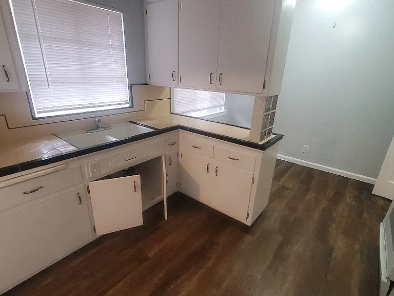 2235 E Terrace Ave — Photo 7