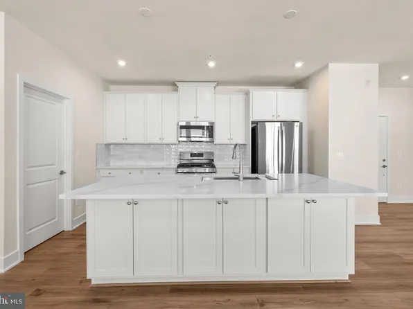 23679 Bolton Crescent Ter #12-204, Ashburn, VA 20148