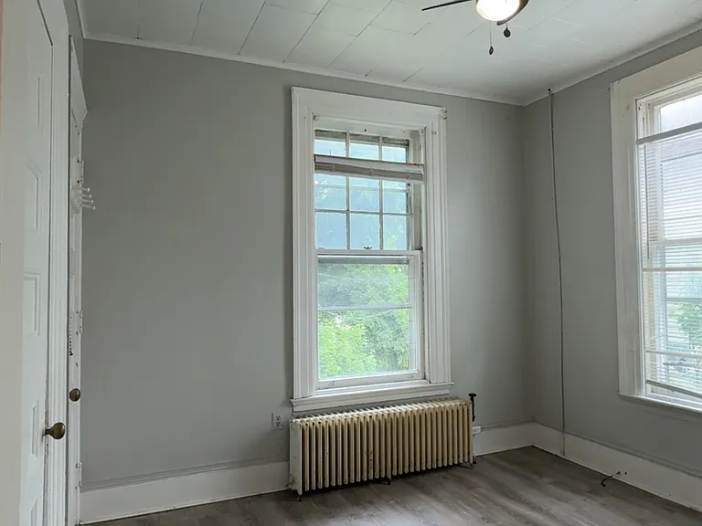202 2nd Ave #4 — Photo 9