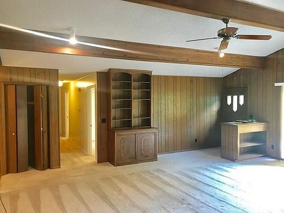 4th image of 2 Bosworth Cir