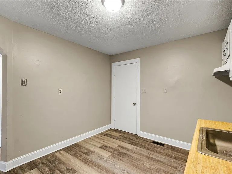 3328 Farnsley Rd — Photo 21