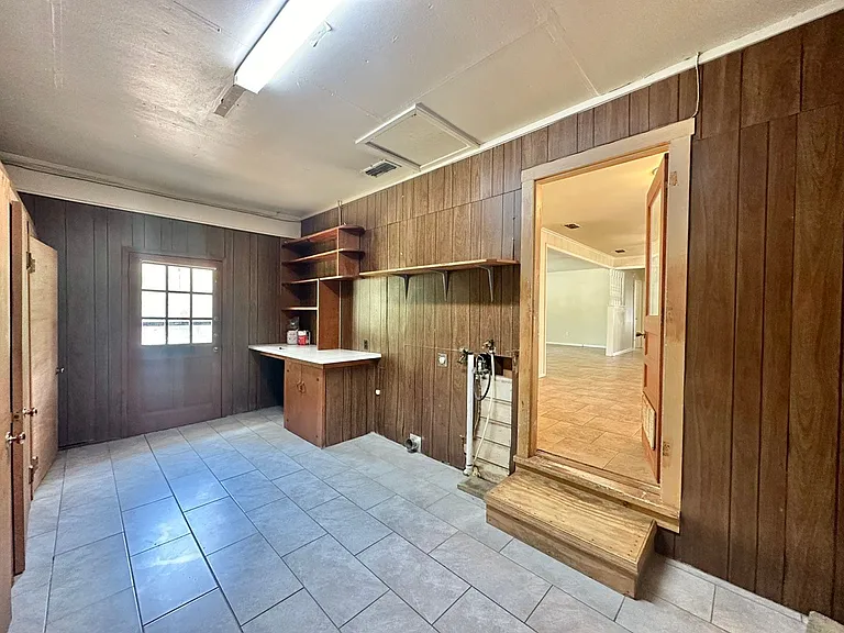 2805 Medina Dr — Photo 21