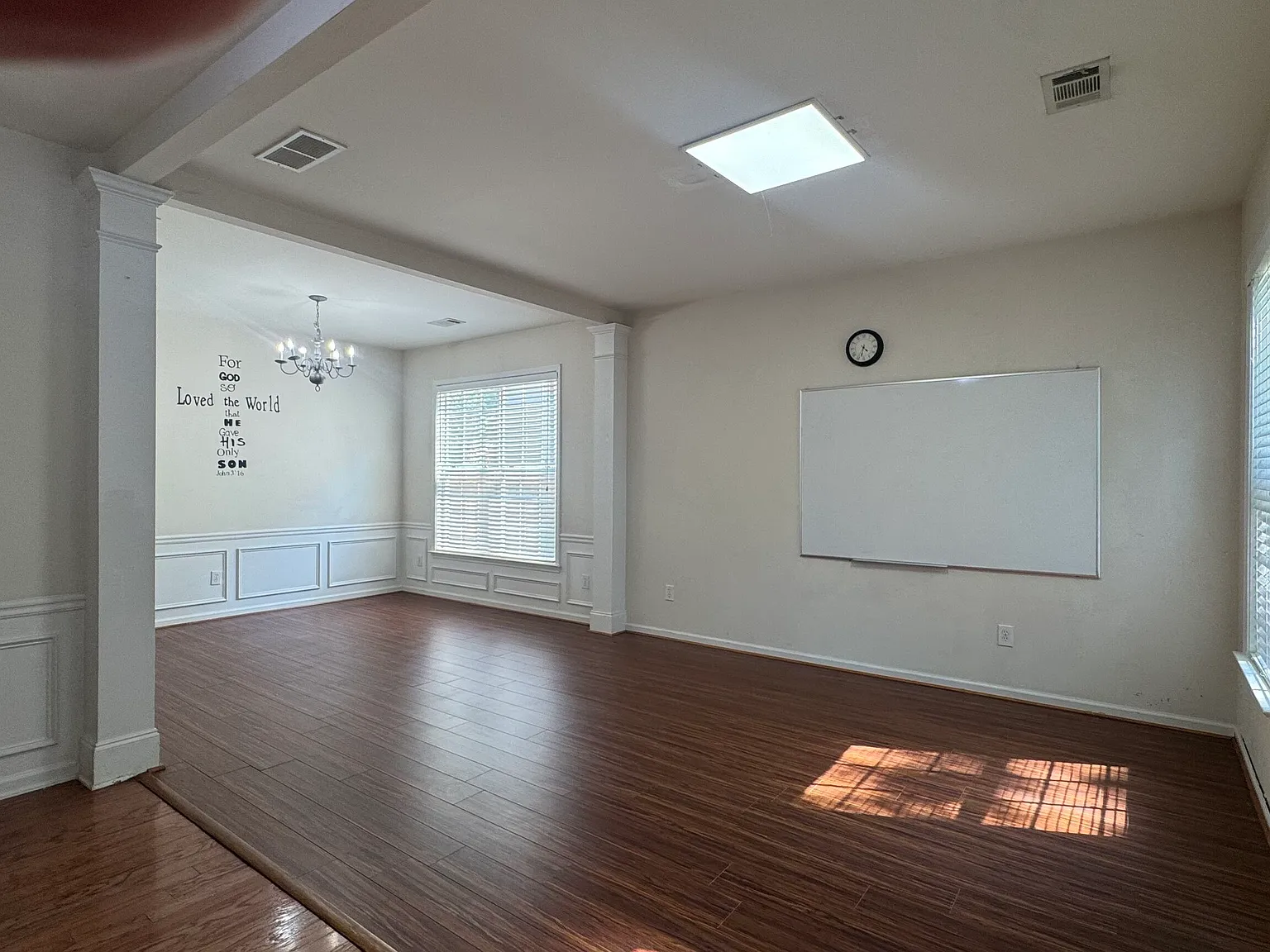 3 bed, 2.5 bath, 1984 sqft, $2,650 — Photo 3
