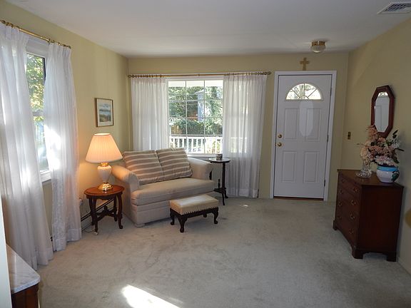 3rd image of 21 Hillside Road