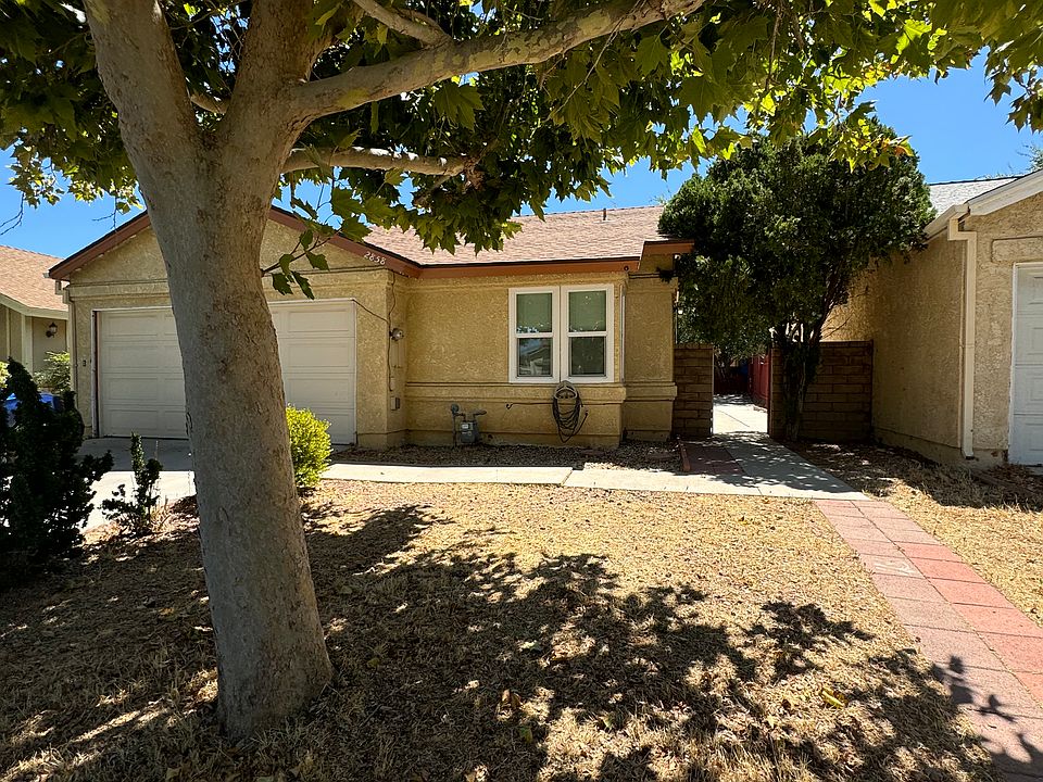 1st image of 2858 Nandina Dr