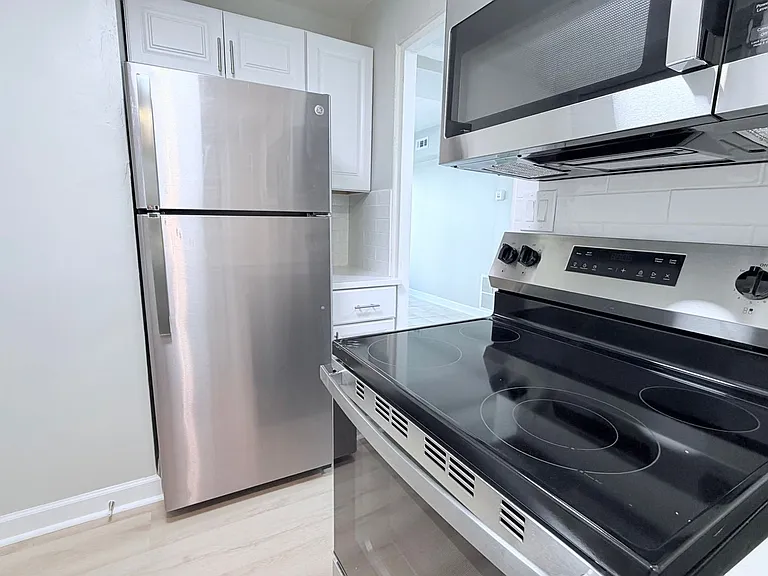 6015-23 N Fairfield Ave — Photo 5