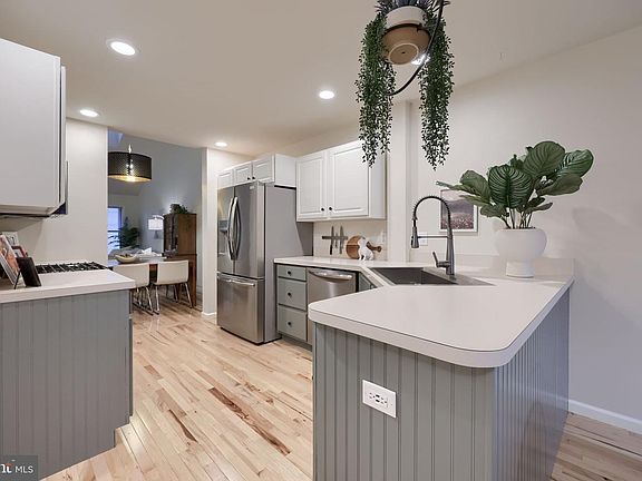 3rd image of 4 Weaver Ave