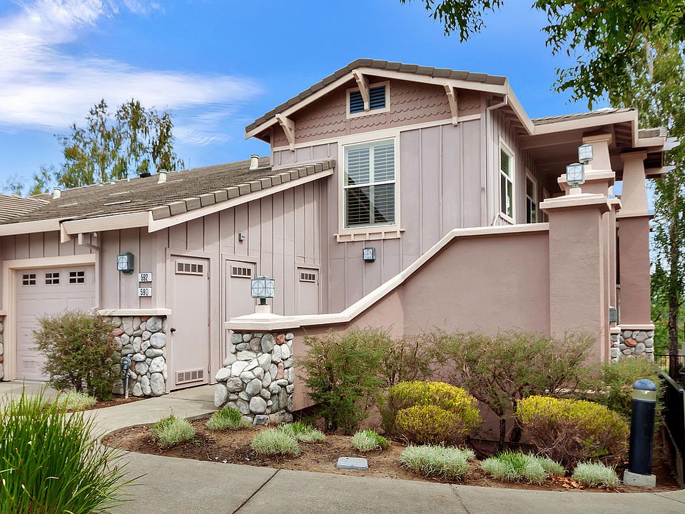 592 High Eagle in Rossmoor