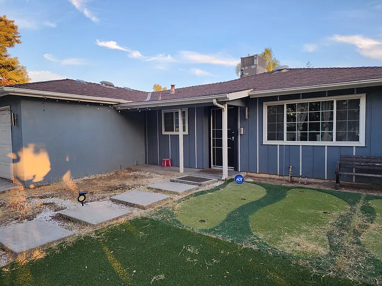 5962 E Pontiac Way — Photo 5
