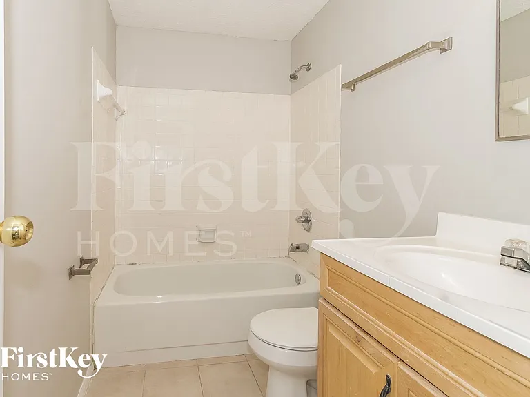 11501 E 10th St — Photo 6