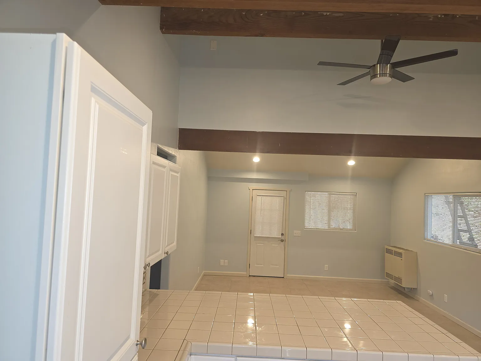 3 bed, 1422 sqft, $2,650 — Photo 2