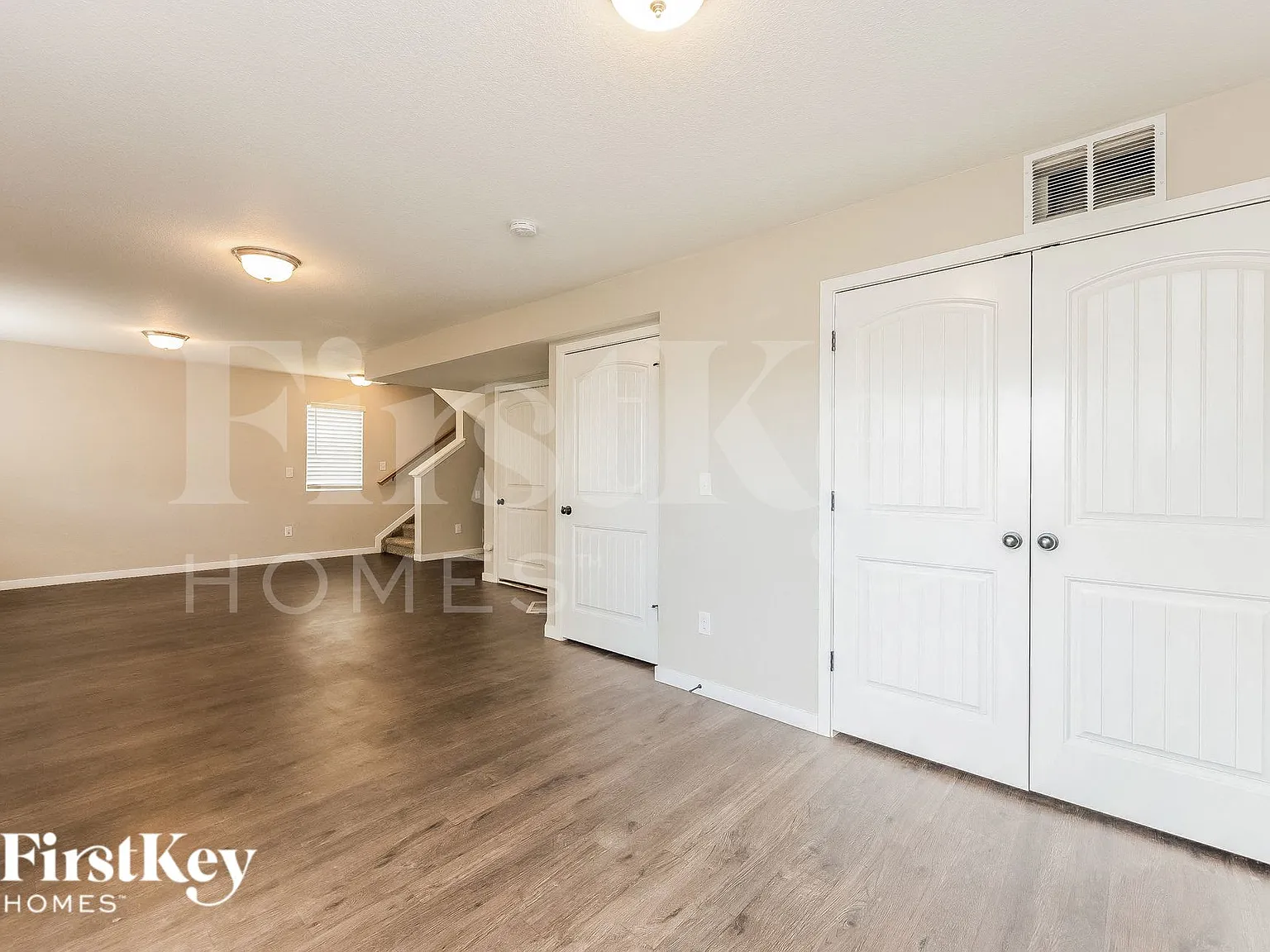 3 bed, 2.5 bath, 2008 sqft, $2,365 — Photo 2