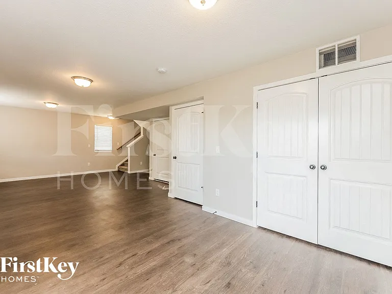 6721 Shadow Star Dr — Photo 2