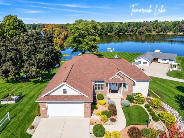 781 E Willow Ln, Wawaka, IN 46794