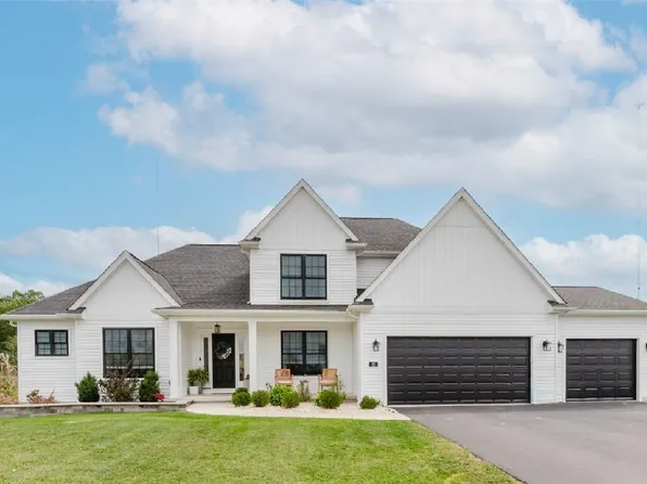 62 Windham Ct, Grand Island, NY 14072
