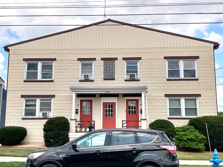 579 Guilford Ave #3 — Photo 15
