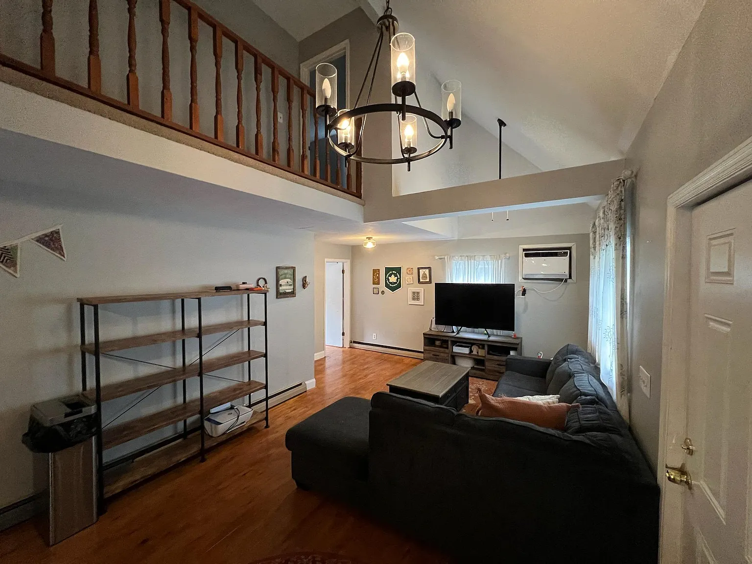 3 bed, 2100 sqft, $3,450 — Photo 1